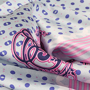 The detailed picture of silk square scarf