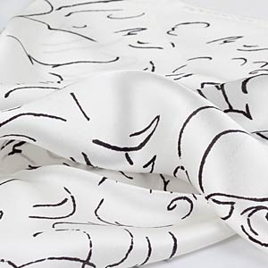 The detailed picture of silk square scarf