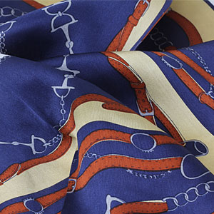The detailed picture of silk square scarf