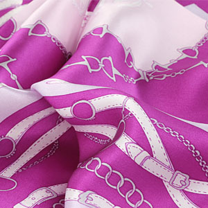 The detailed picture of silk square scarf