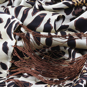 The detailed picture of Long Fringed Silk Scarves Silk Scarf Painting