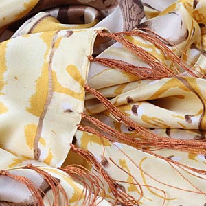 The detailed picture of Long Fringed Silk Scarves Silk Scarf Painting
