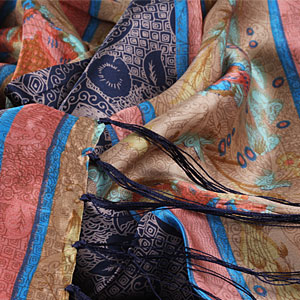 The detailed picture of Long Fringed Silk Scarves Silk Scarf Painting