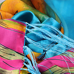 The detailed picture of Long Fringed Silk Scarves Silk Scarf Painting